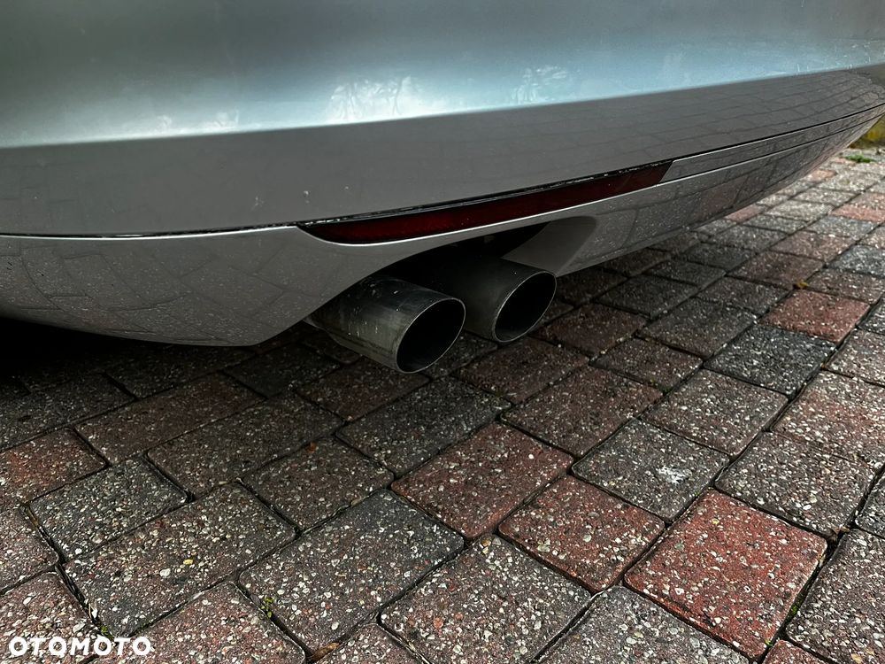 Volkswagen Golf 2.0 TDI Highline - 16