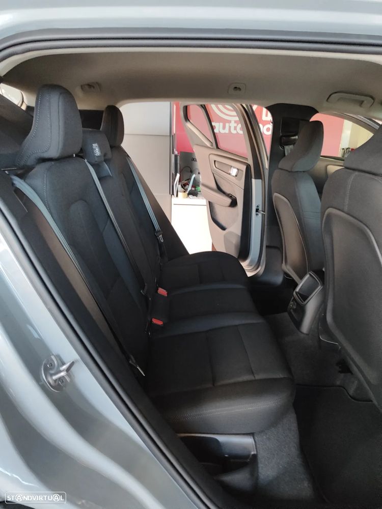 Volvo XC 40 1.5 T4 PHEV Essential - 10