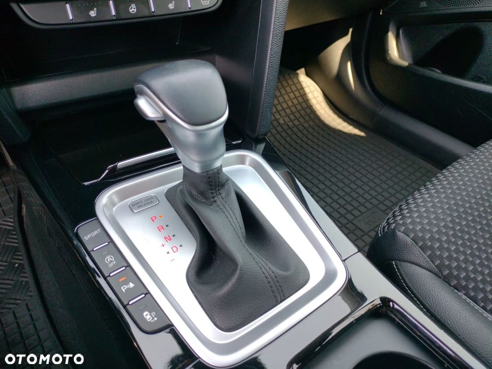 Kia XCeed 1.5 T-GDI L Business Line DCT - 17