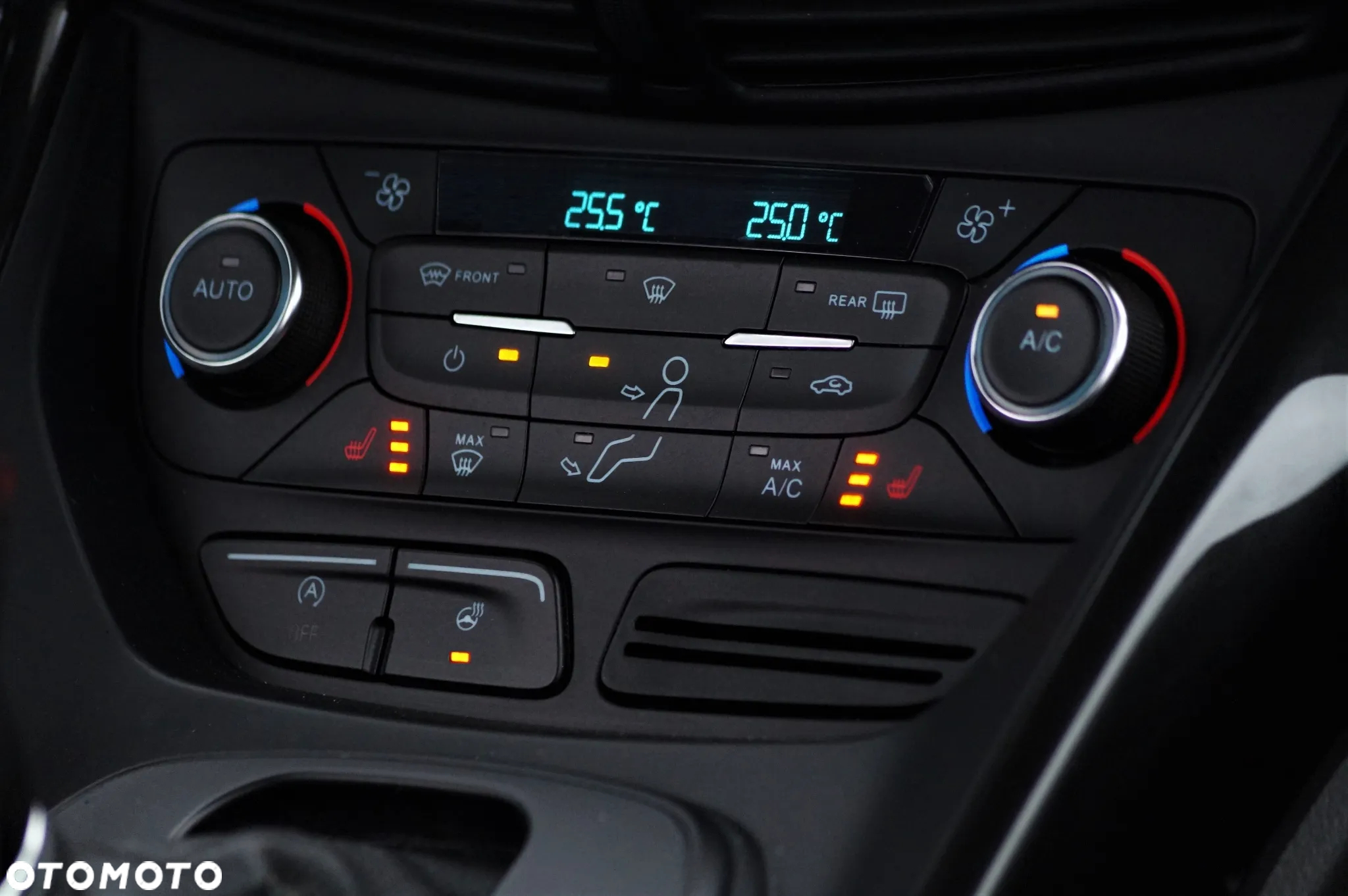 Ford Kuga - 38