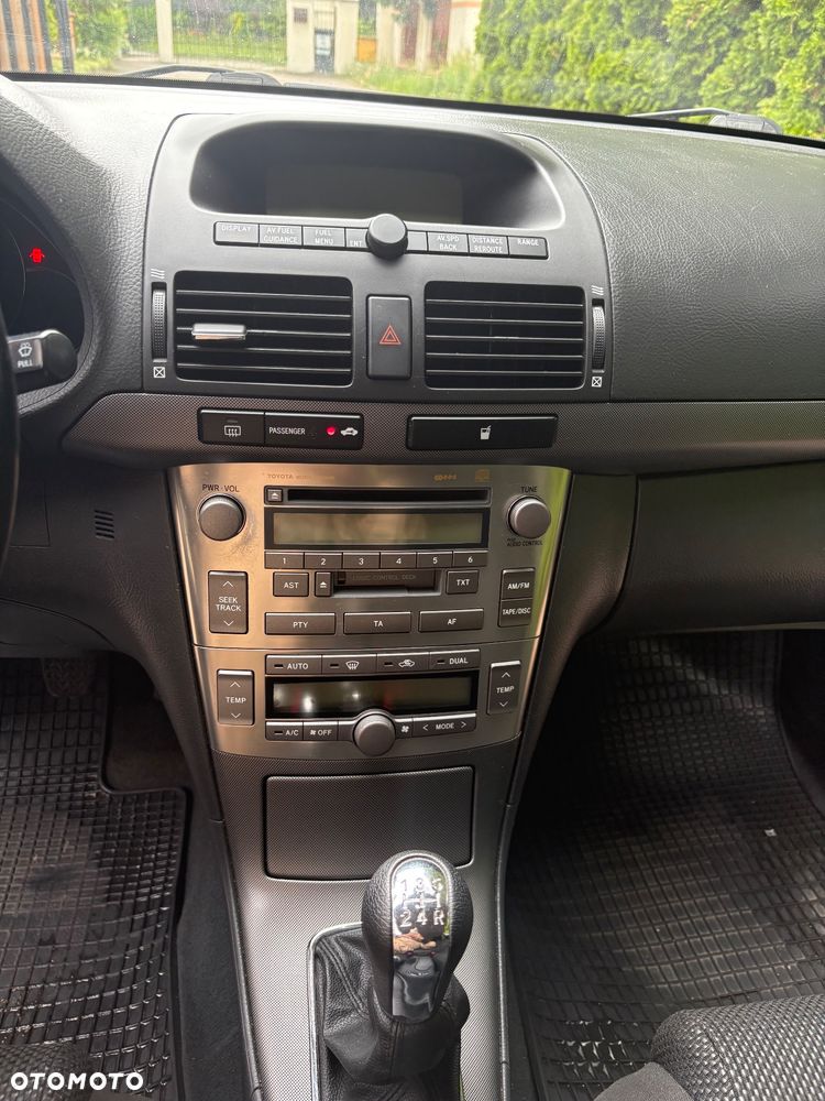 Toyota Avensis 1.8 VVT-i Terra - 9