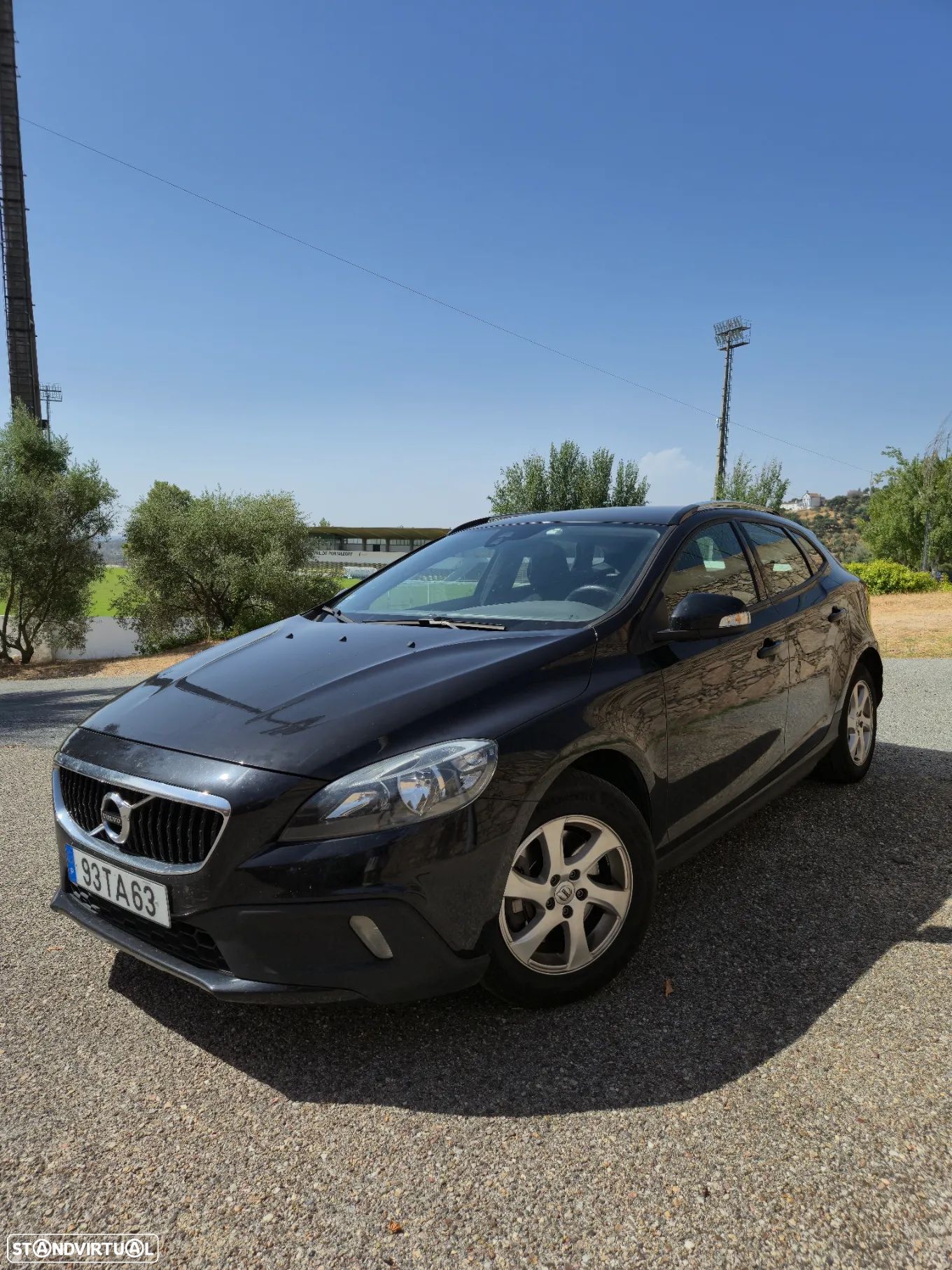Volvo V40 2.0 D2 Momentum - 1