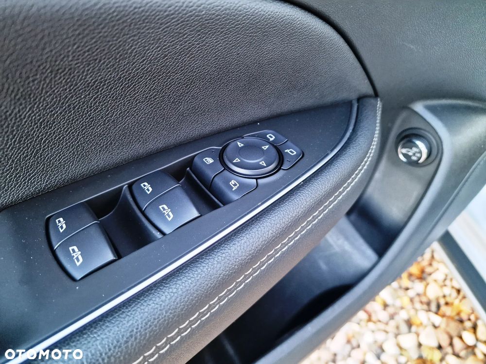 Opel Insignia - 28