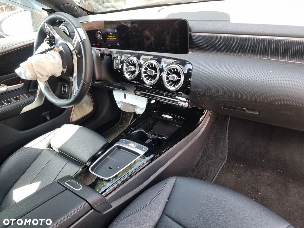 Mercedes-Benz CLA - 18