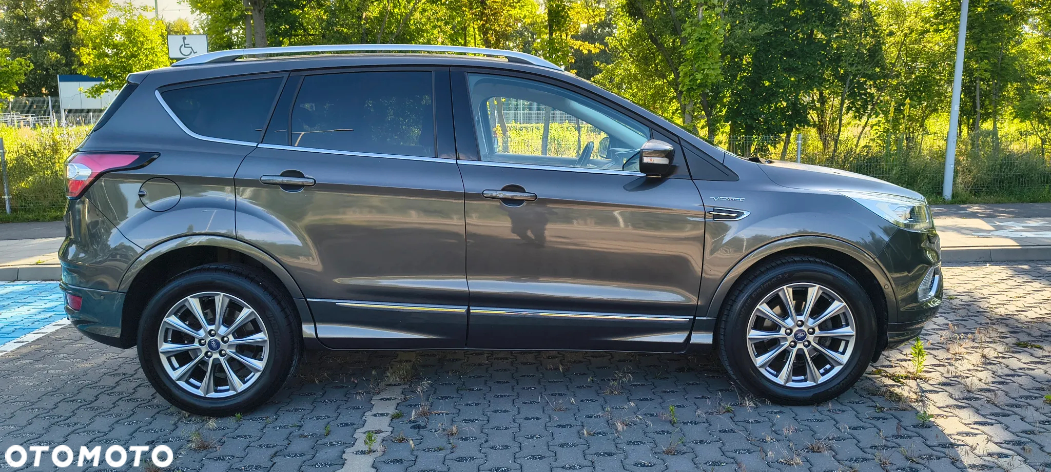 Ford Kuga 1.5 EcoBoost 2x4 Vignale - 3
