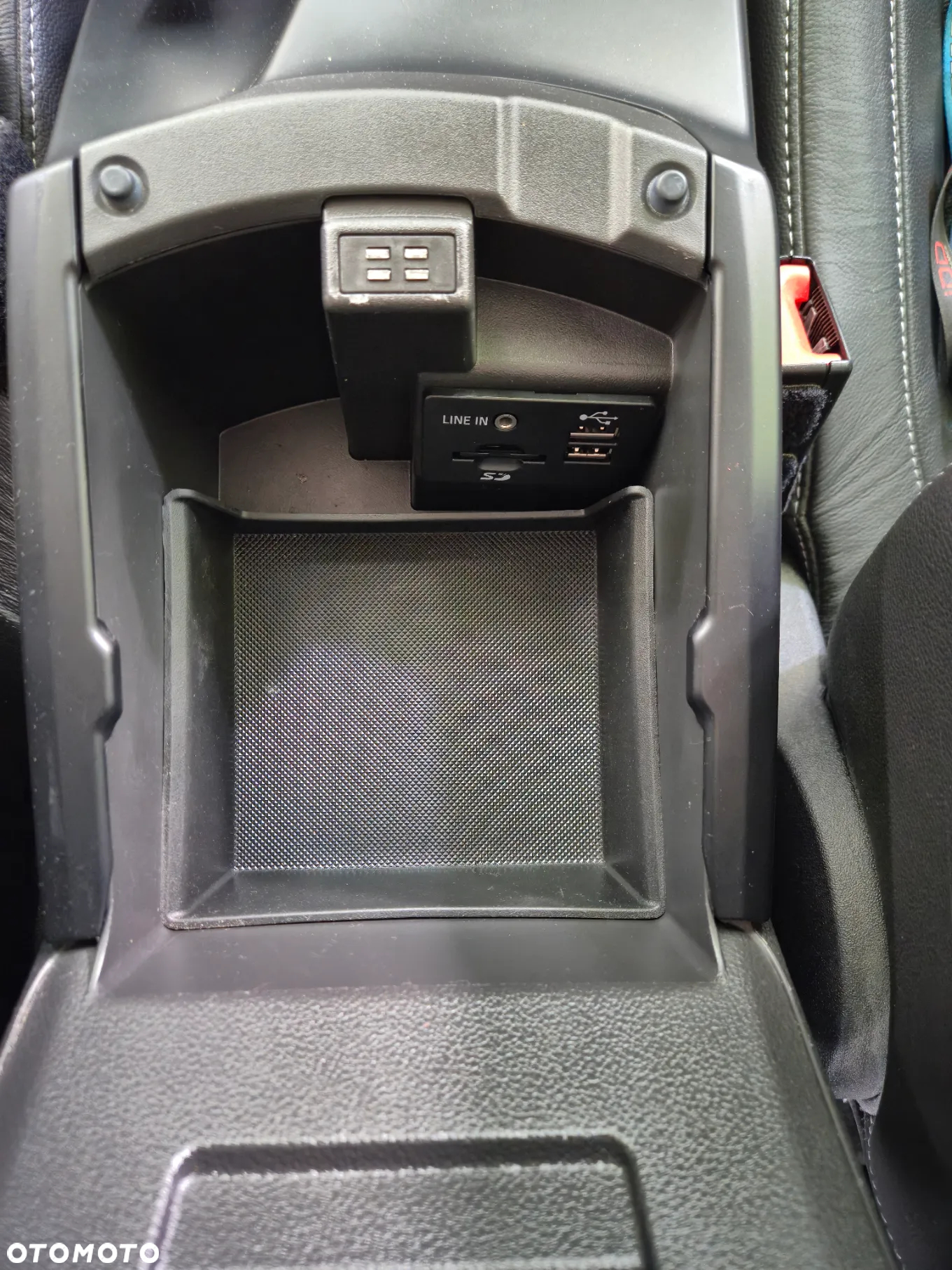 Ford Kuga 2.0 TDCi 2x4 ST-Line - 30