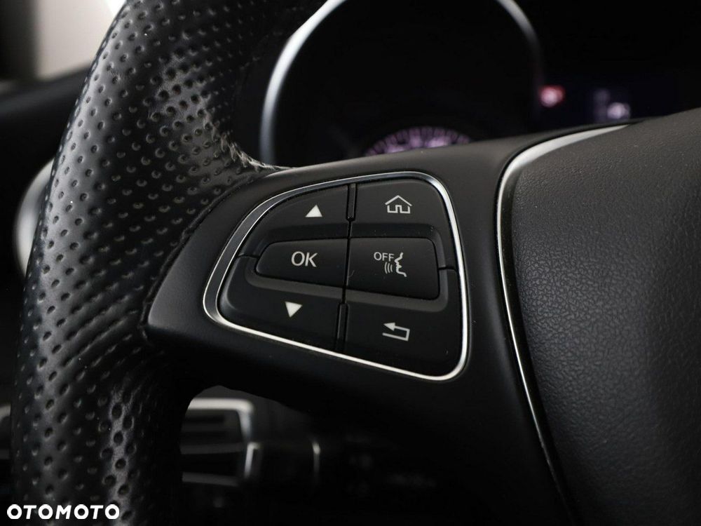 Mercedes-Benz Klasa C 180 9G-TRONIC Avantgarde - 31