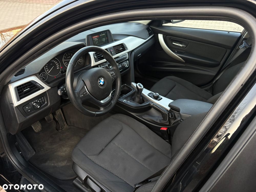 BMW Seria 3 318i - 7