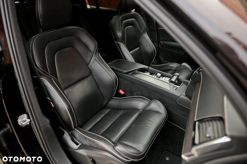 Volvo XC 90 B5 D AWD R-Design 7os - 25