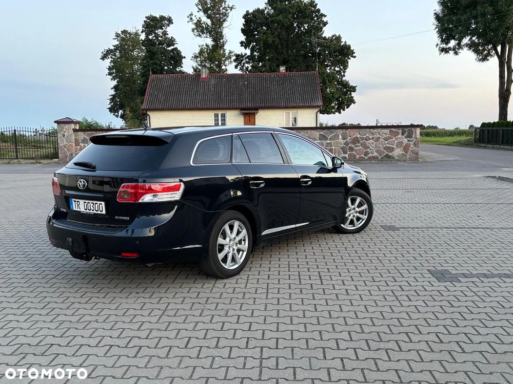 Toyota Avensis 2.2 D-4D X - 5