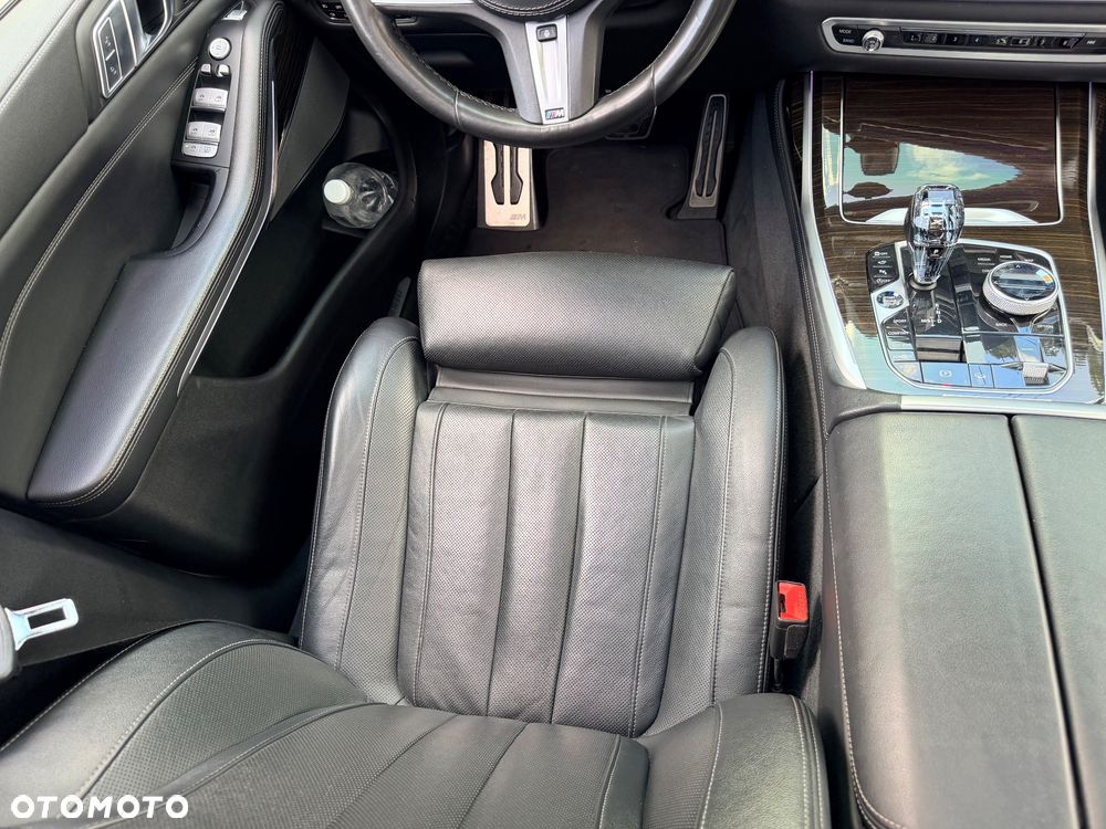 BMW X7 M50i sport - 35