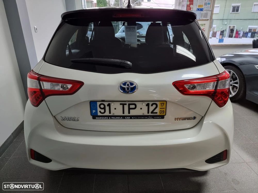 Toyota Yaris 1.5 HSD Square Collec.White - 12