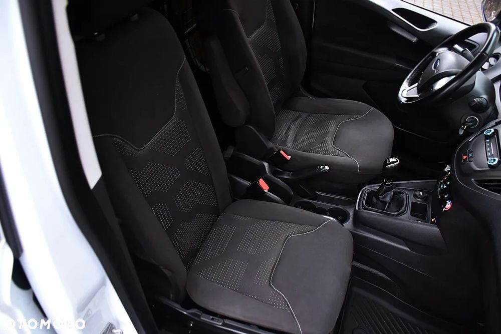 Ford TRANSIT COURIER - 24