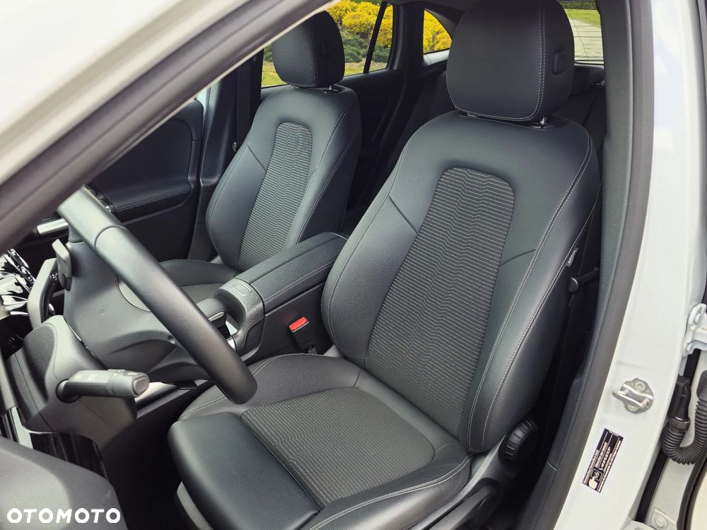 Mercedes-Benz GLA 200 Progressive - 12