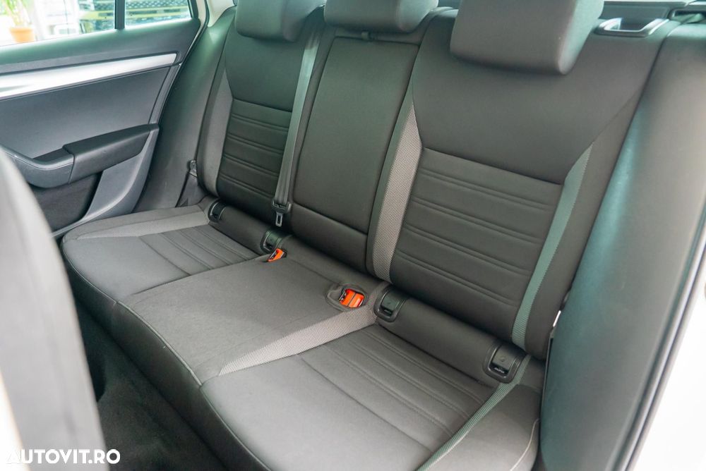 Skoda Octavia 1.6 TDI DSG Ambition - 23