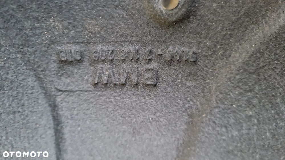 BMW E60 E61 WYCISZENIE MASKI - 2