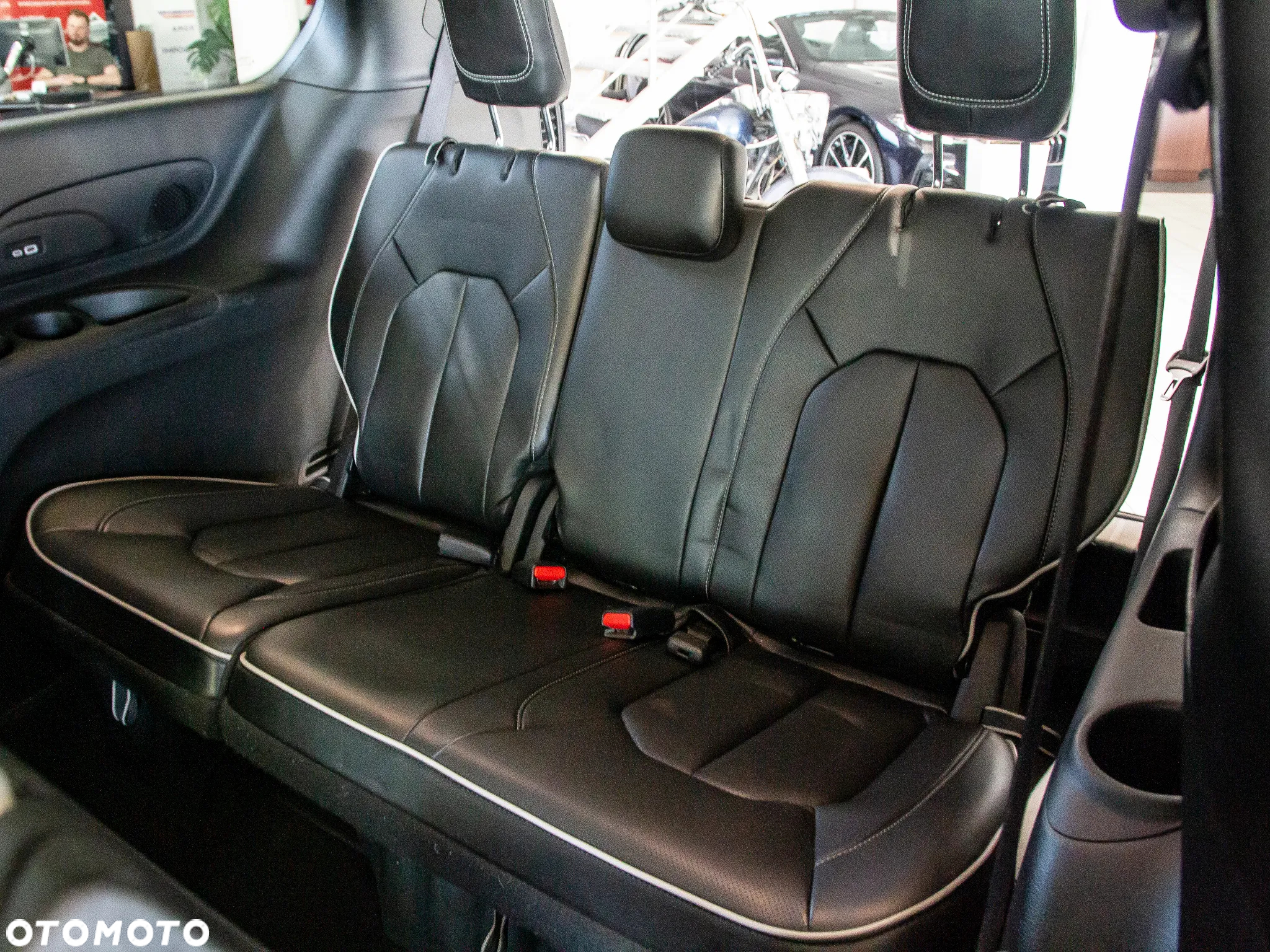 Chrysler Pacifica - 22