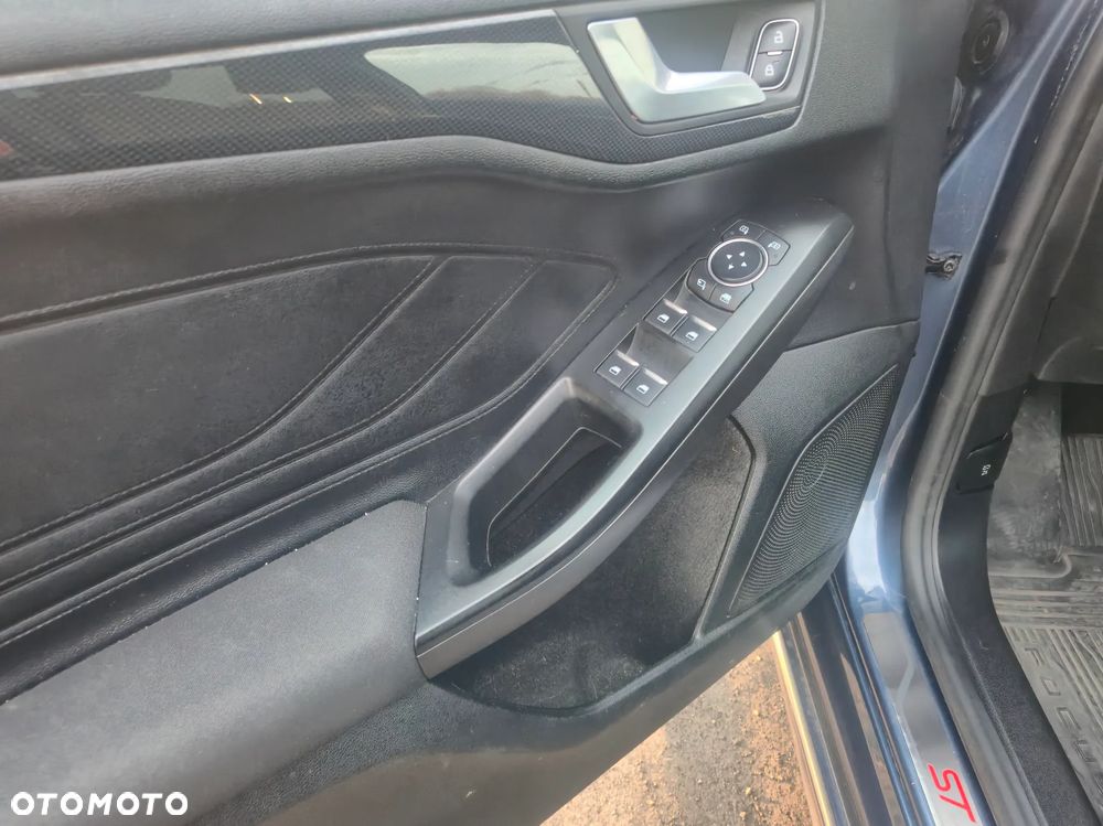 Ford Focus 2.0 EcoBlue ST-Line - 17