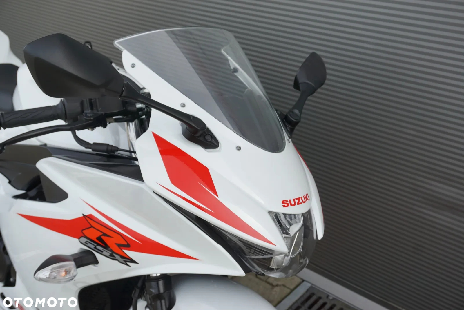 Suzuki GSX-R - 8
