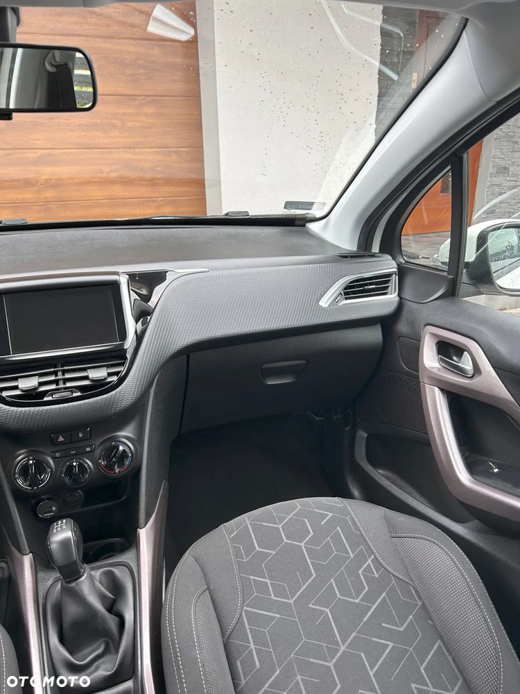 Peugeot 2008 1.2 Pure Tech Active S&S - 13