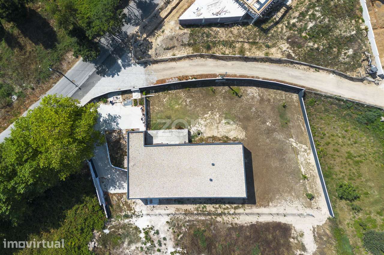 Moradia T4+1, 4 Frentes Construção nova em Canelas, Vila Nova de Ga...