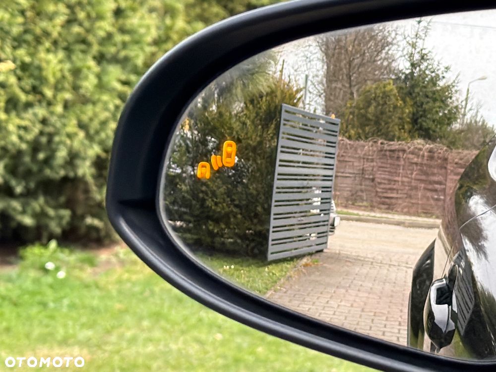 Toyota C-HR 1.2 Turbo Team Deutschland - 36