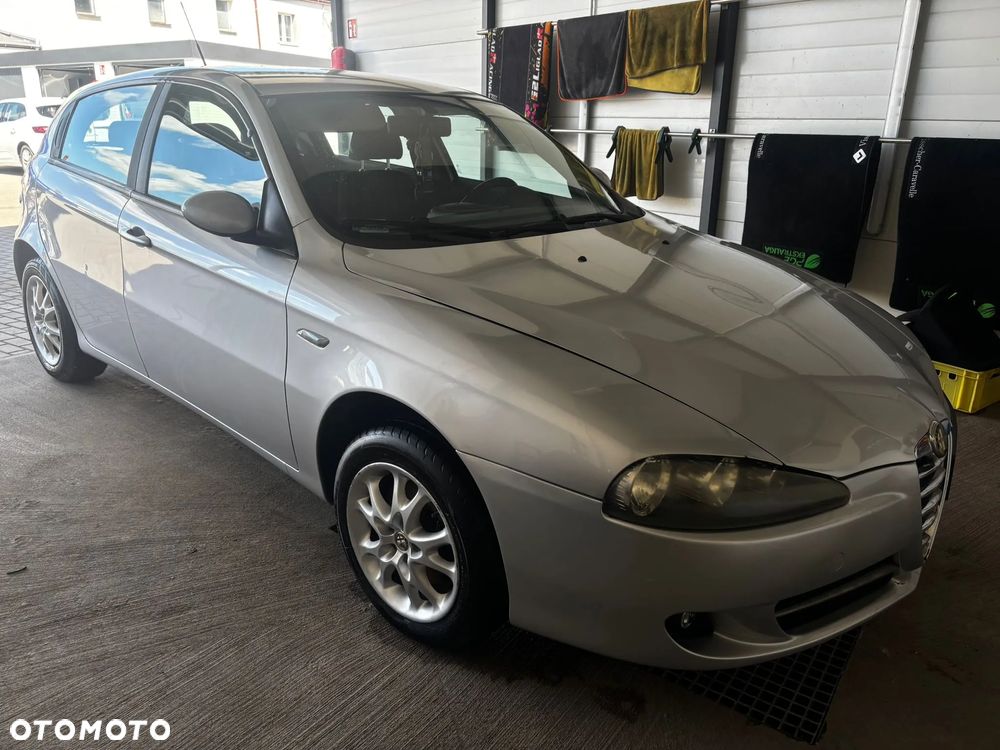 Alfa Romeo 147 1.6 Twin Spark Impression - 1