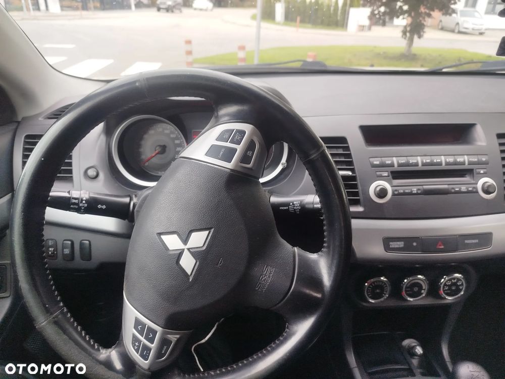 Mitsubishi Lancer 1.8 Invite - 8
