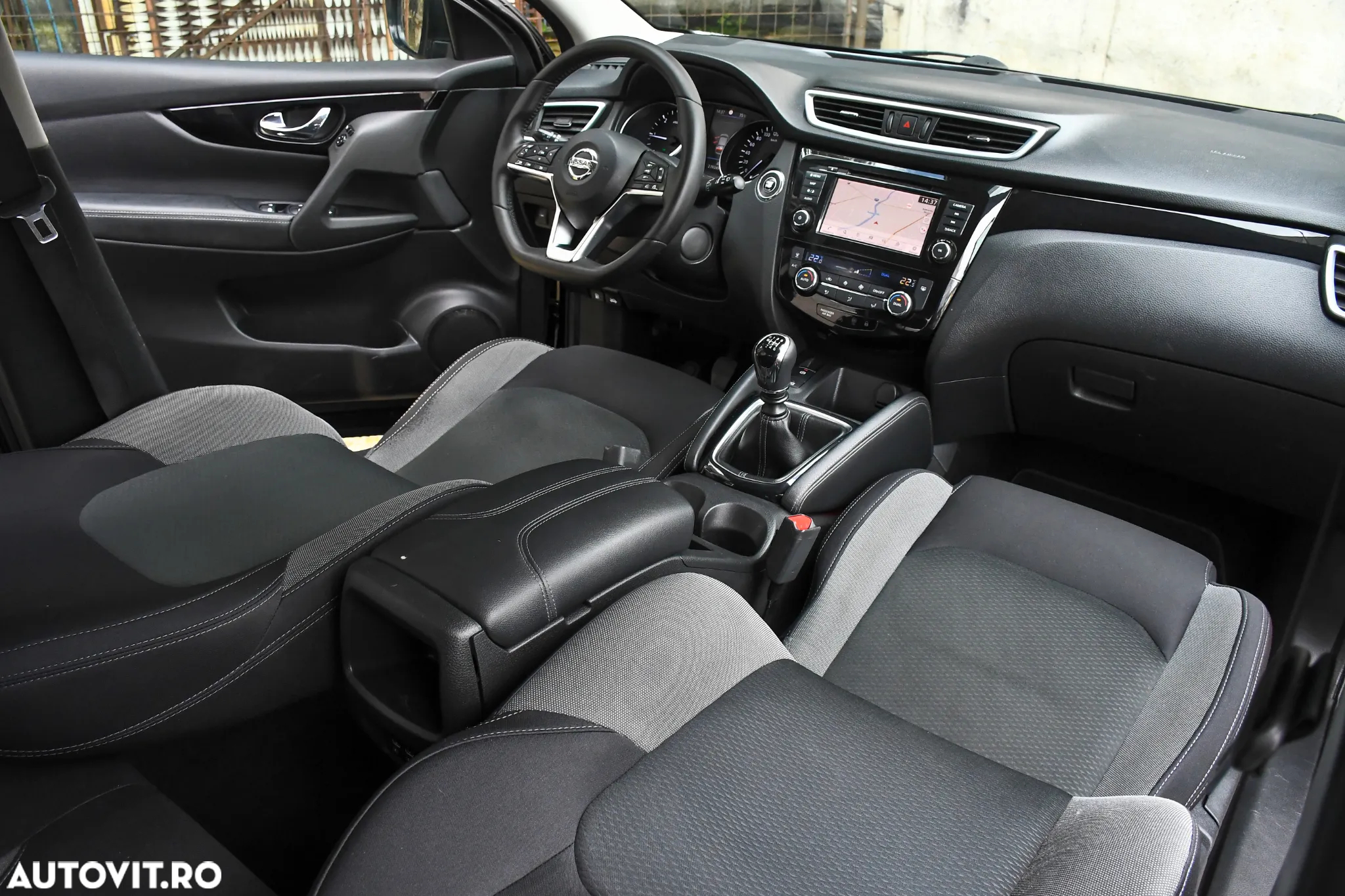 Nissan Qashqai 1.5 DCI N-Connecta - 10