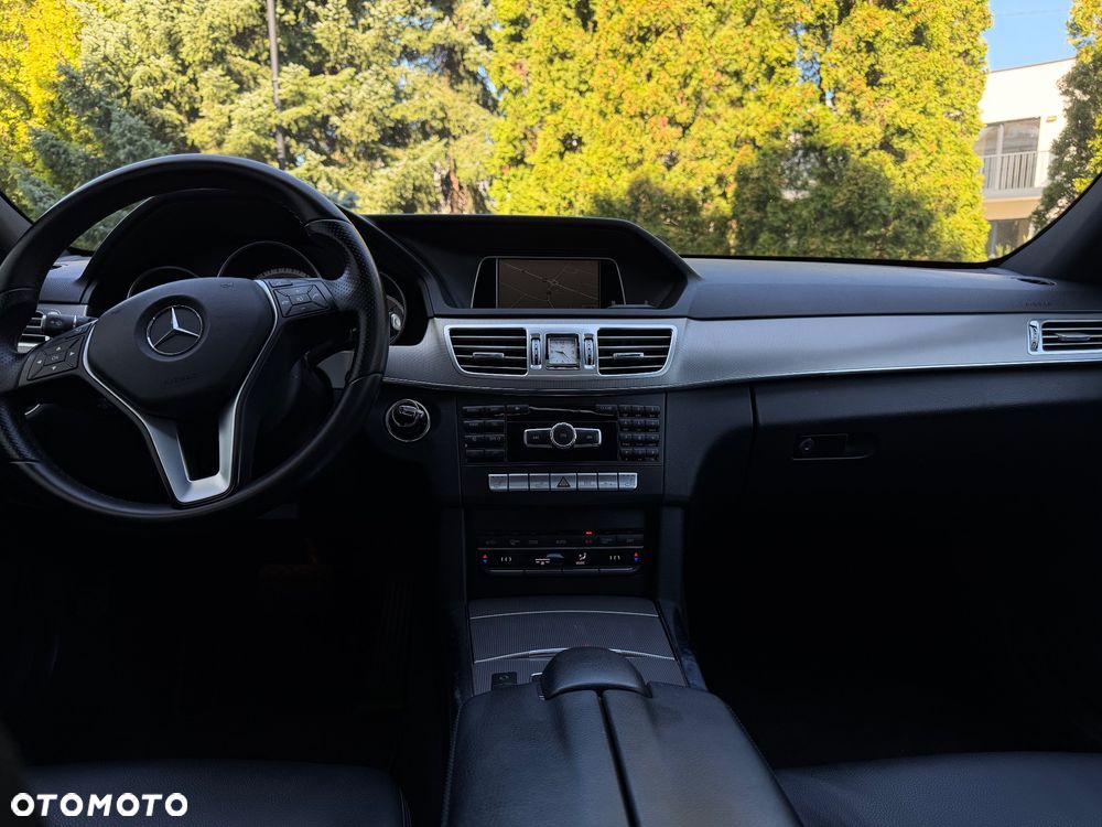 Mercedes-Benz Klasa E 220 CDI Automatik Avantgarde - 33