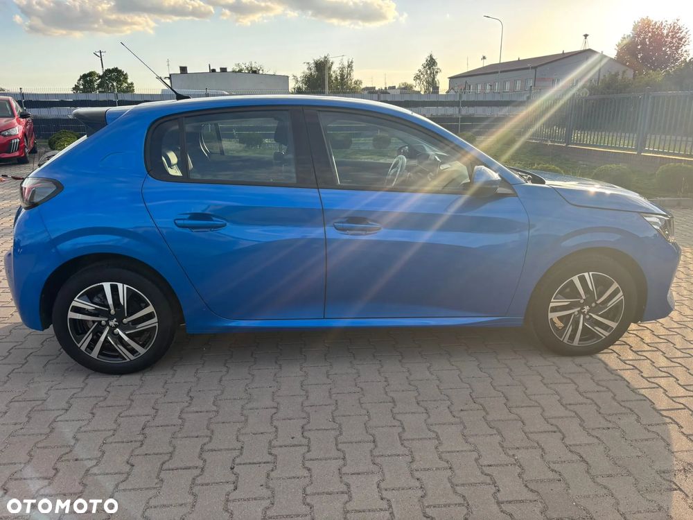 Peugeot 208 - 17