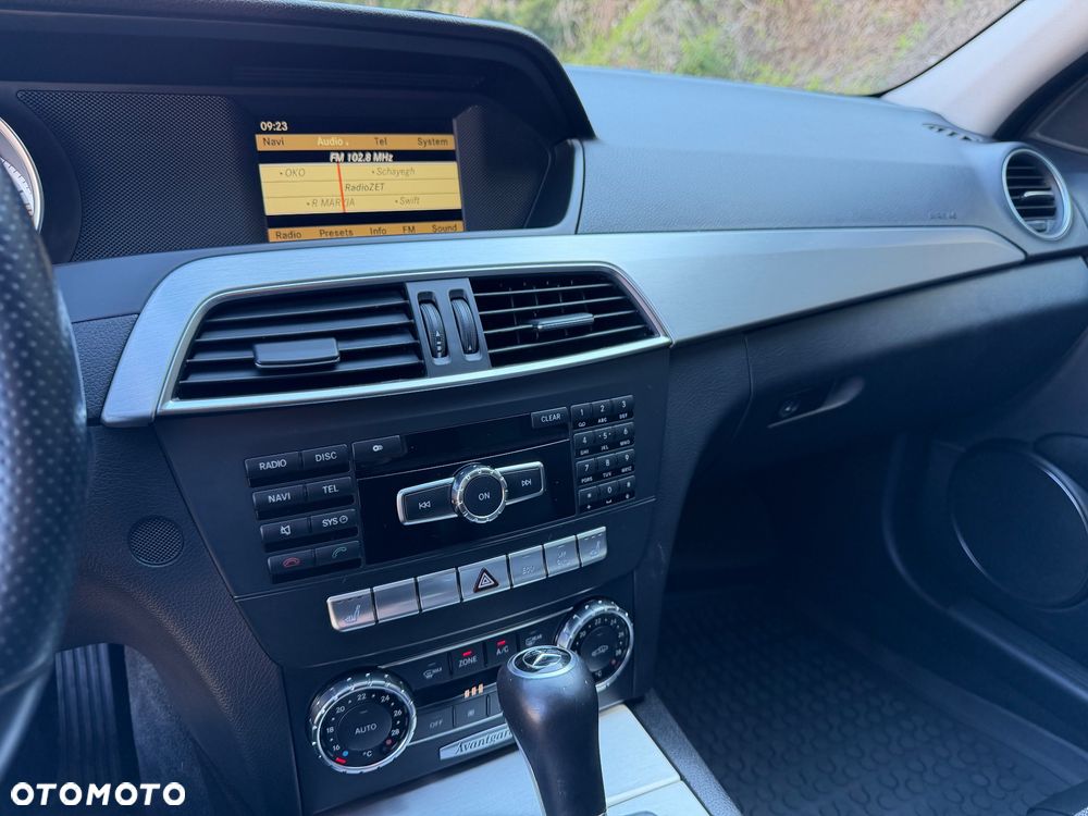 Mercedes-Benz Klasa C 180 CGI Automatik BlueEFFICIENCY Avantgarde - 15