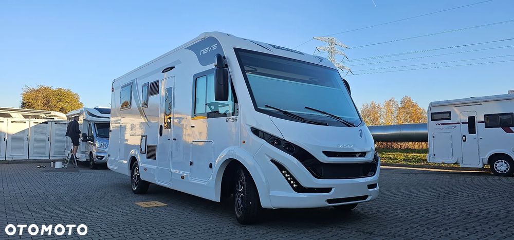 McLOUIS NEVIS 879G - 3