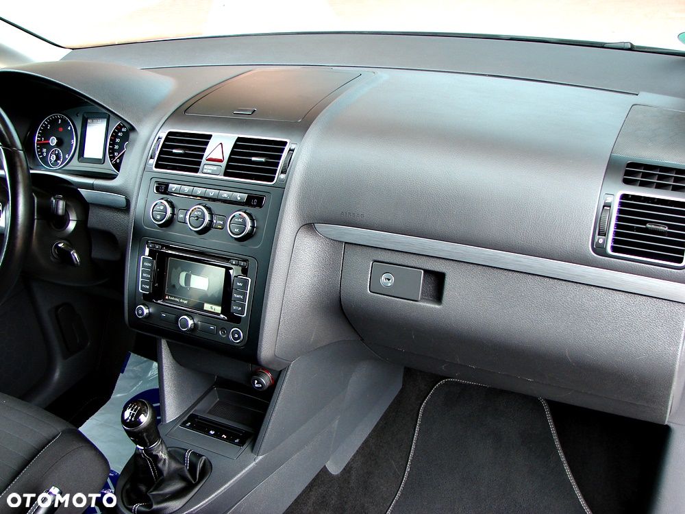 Volkswagen Touran 1.6 TDI DPF BlueMotion Technology Cup - 20