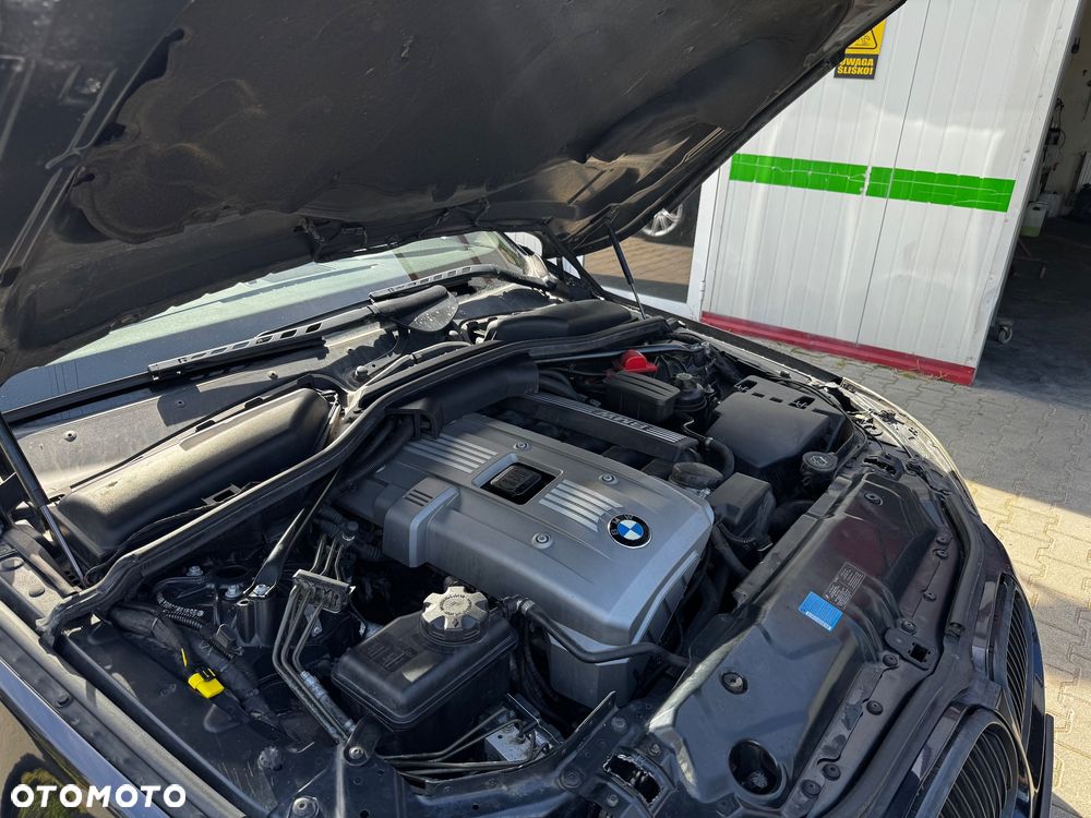 BMW Seria 5 523i Touring - 24