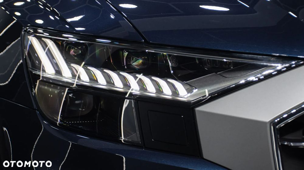 Audi Q8 55 TFSI quattro tiptronic - 12