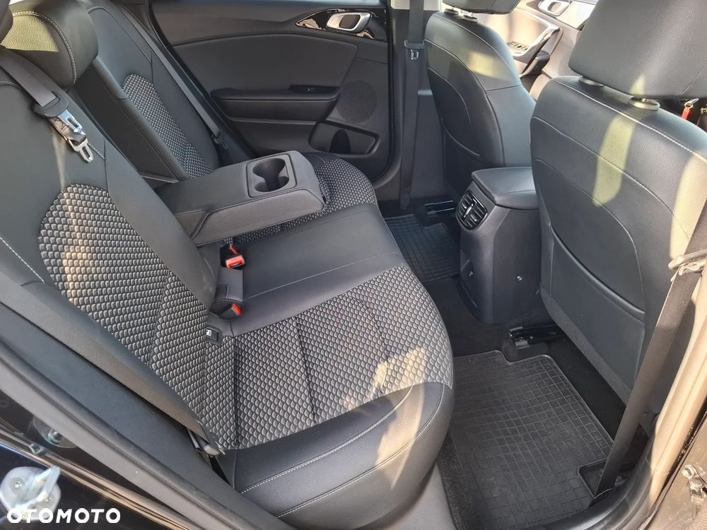 Kia Ceed 1.5 T-GDI GT-Line - 34