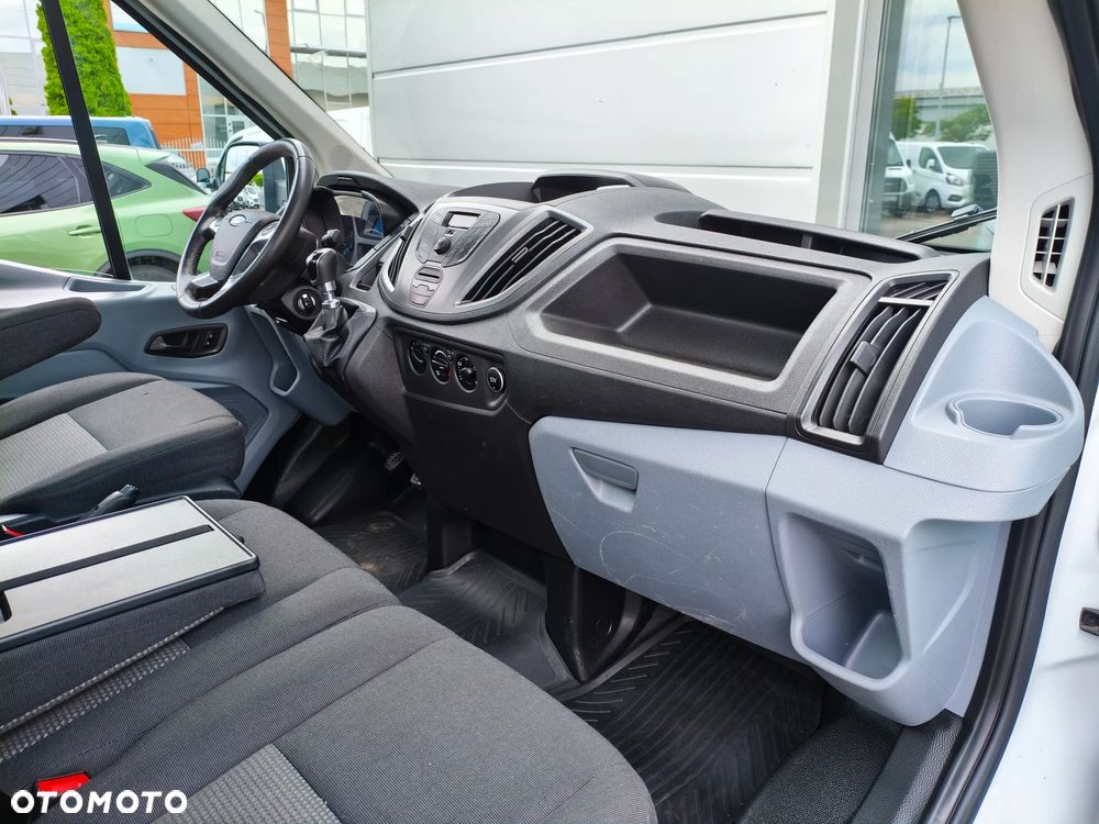 Ford Transit 350 - 6