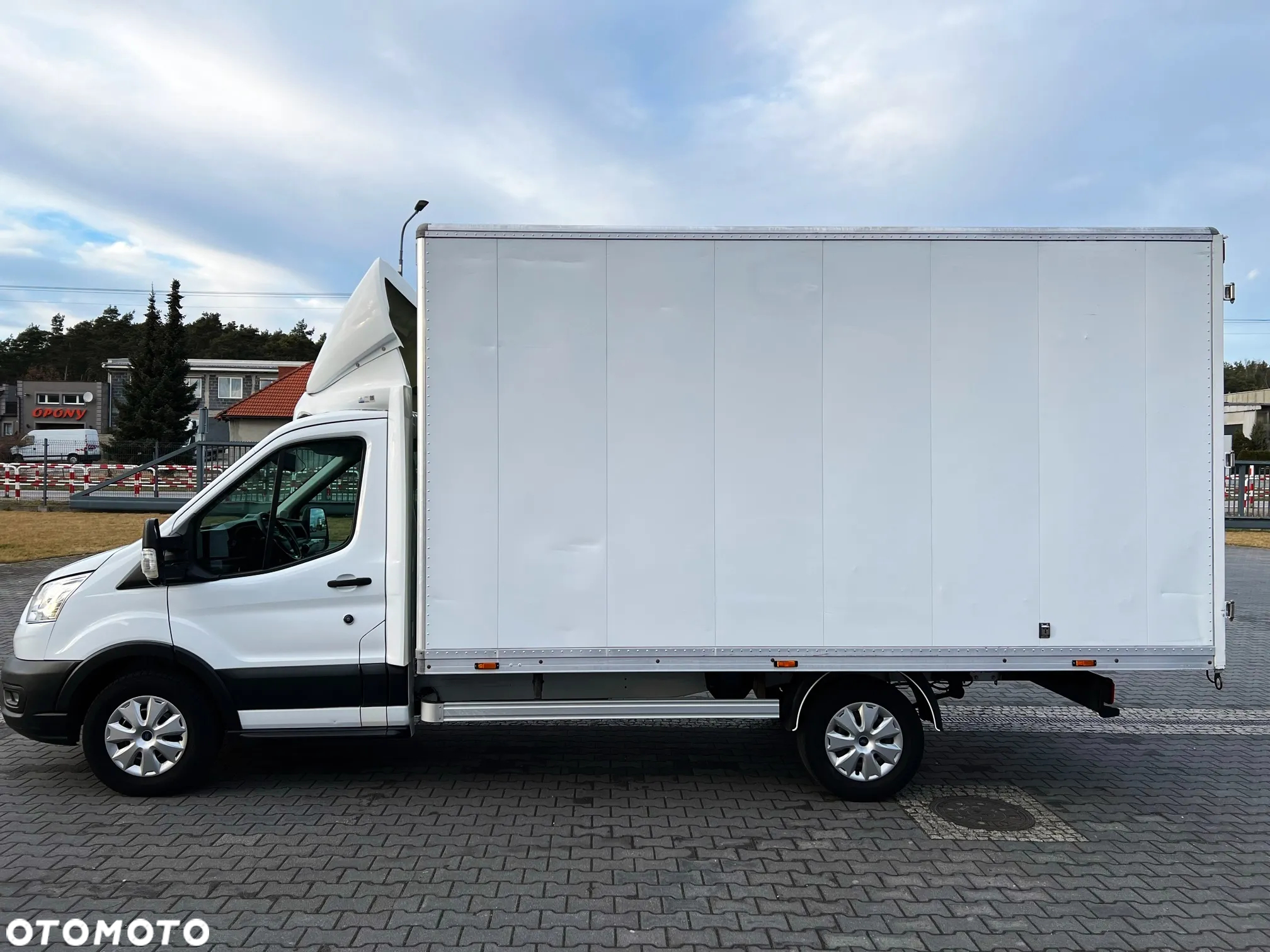 Ford Transit Kontener 8 ep Nowy Model Salon PL, Jeden Właściciel - 2