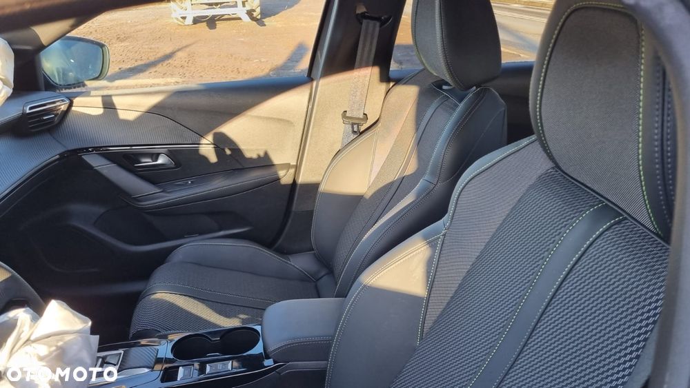 Peugeot 208 Elektromotor 136 GT Pack - 15