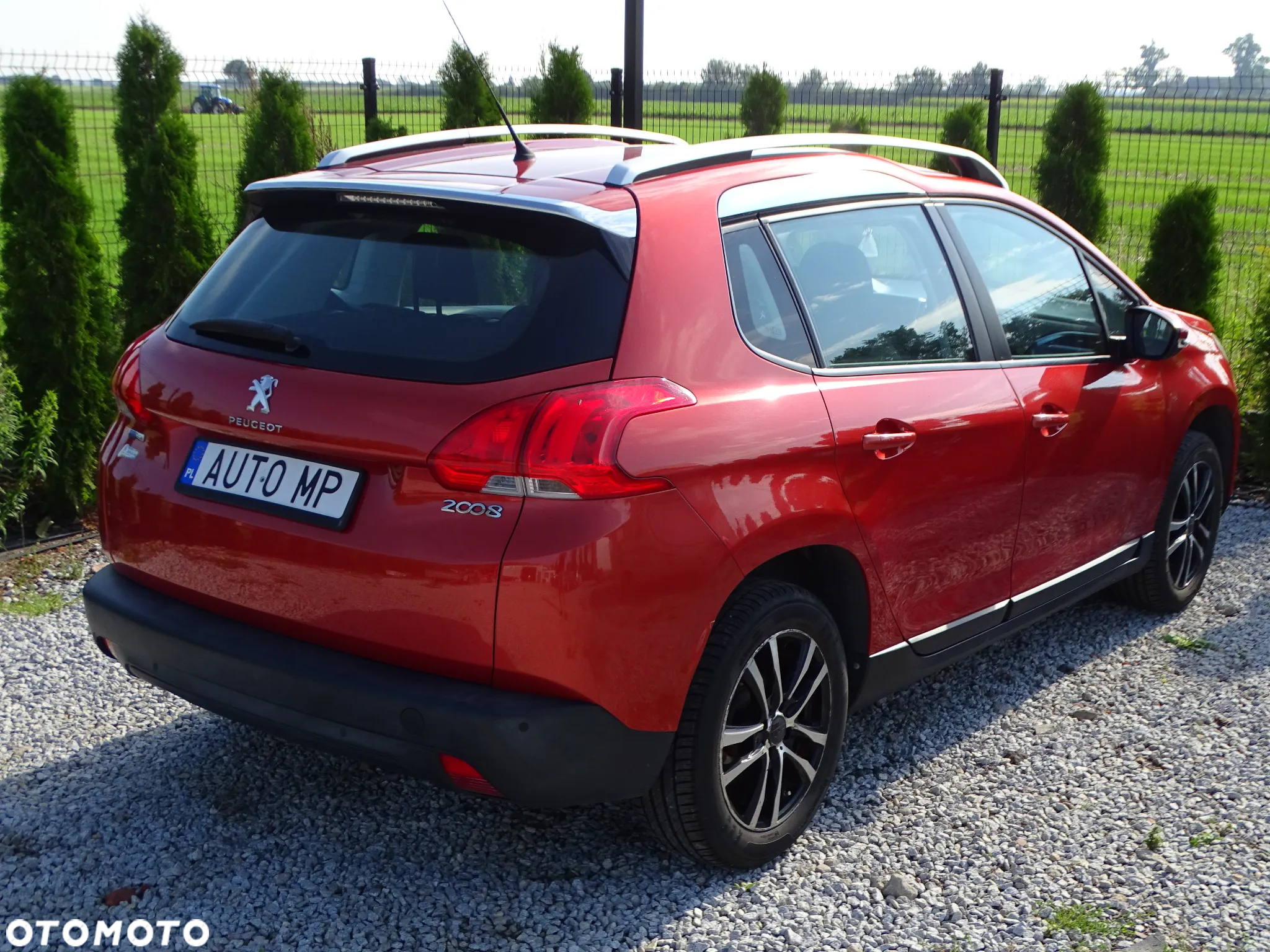 Peugeot 2008 1.2 Pure Tech Allure S&S - 4
