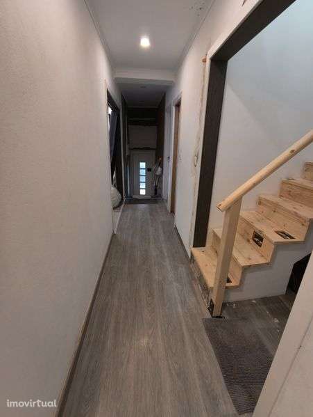 Vendo Moradia Nova no coração de santa Comba Dão - Grande imagem: 3/11