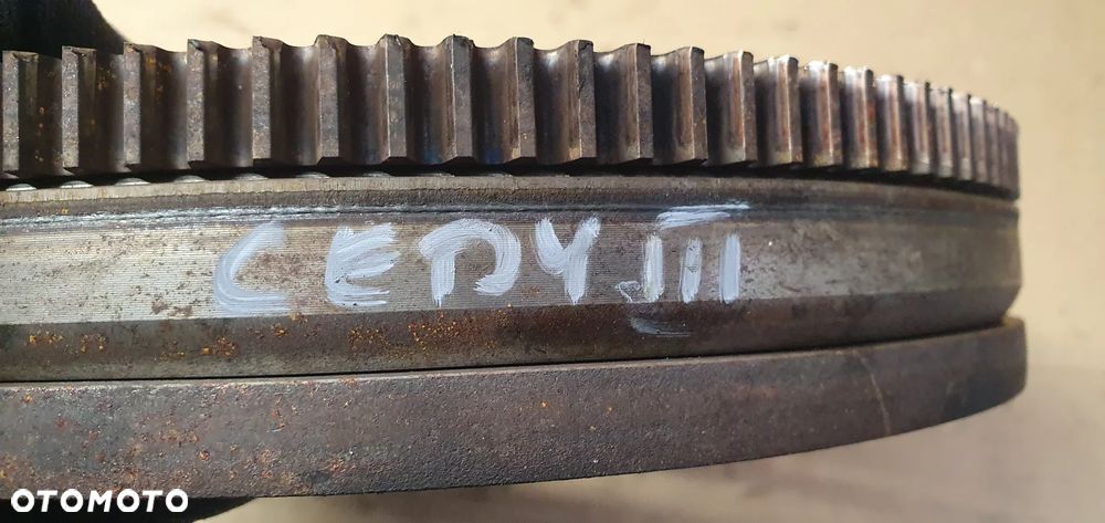 Koło zamachowe VW Caddy III Lift 1.6 TDI 03L105266DA - 6