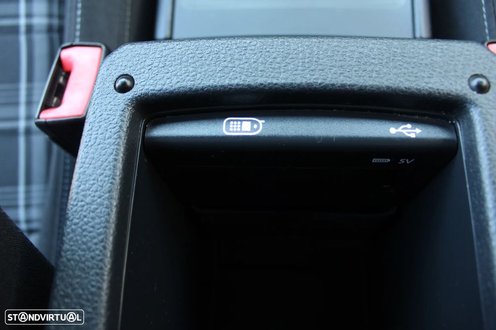 VW Golf GTD (BlueMotion ) - 36