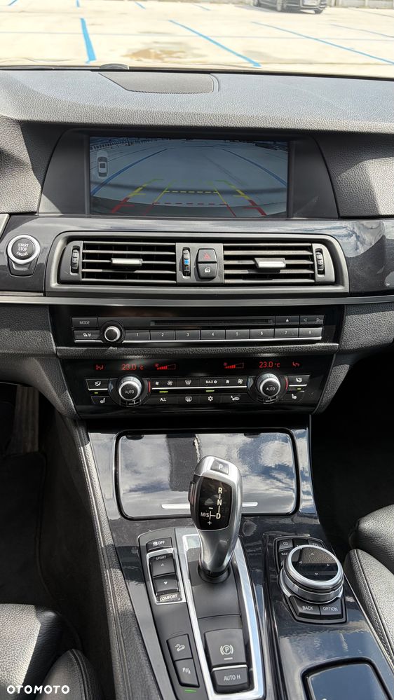 BMW Seria 5 525d - 11