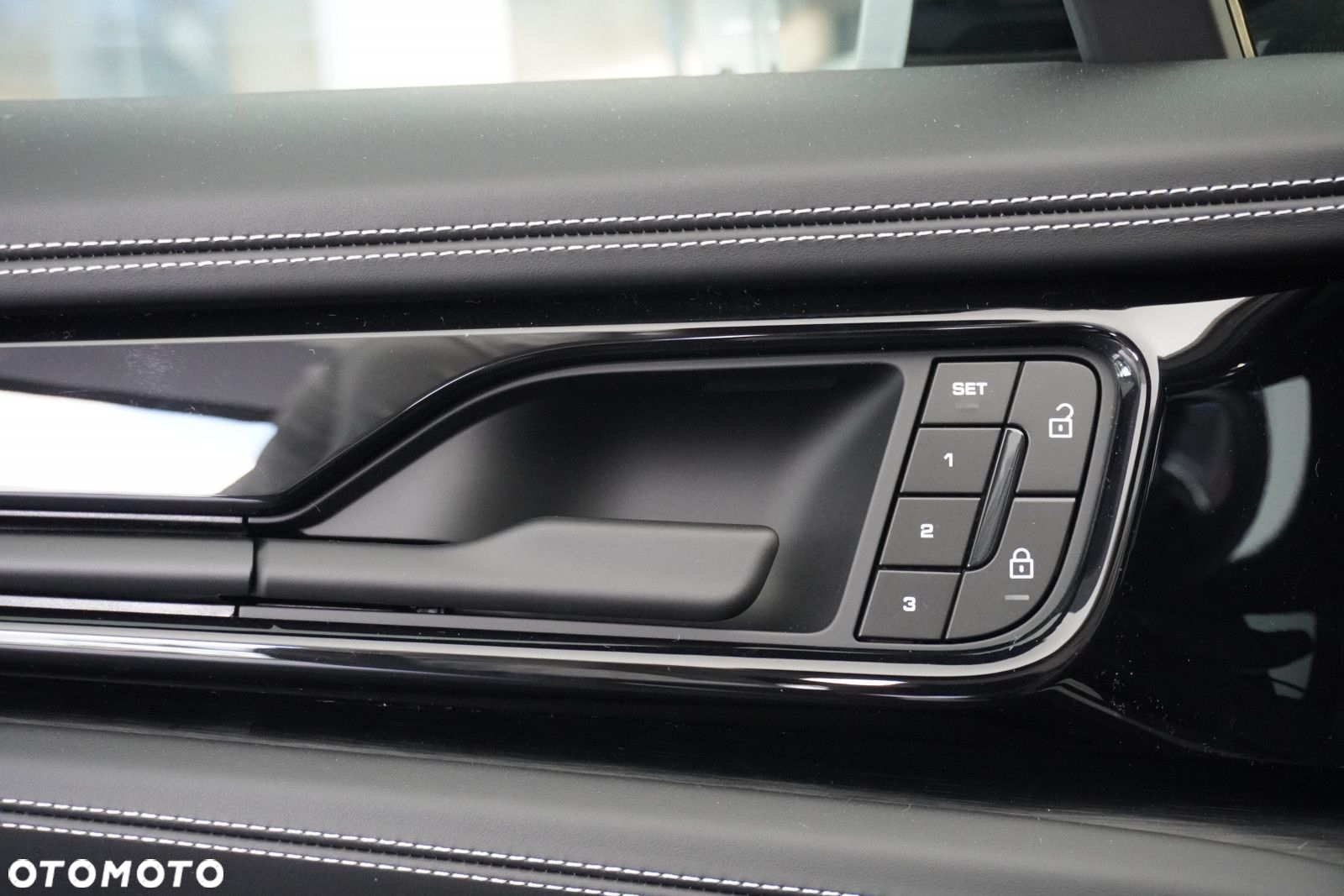 Porsche Panamera 4 - 8