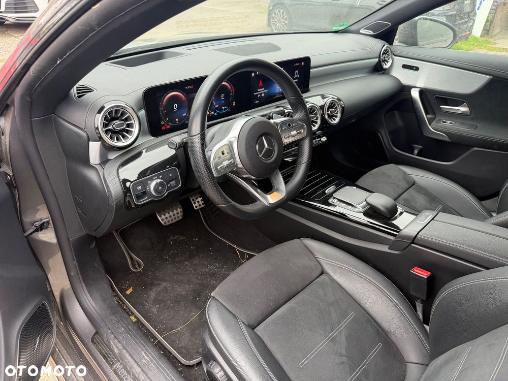 Mercedes-Benz CLA 250 e 8G-DCT AMG Line - 5