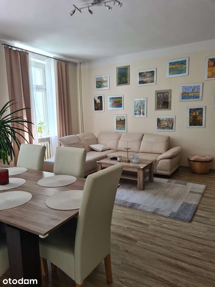 Mieszkanie w kamienicy z balkonem w Wrocławiu