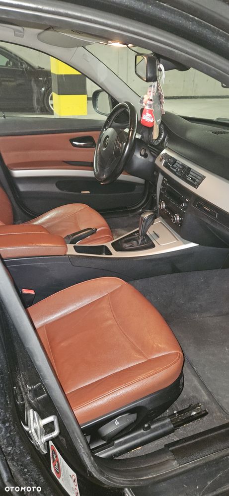 BMW Seria 3 318d DPF - 11