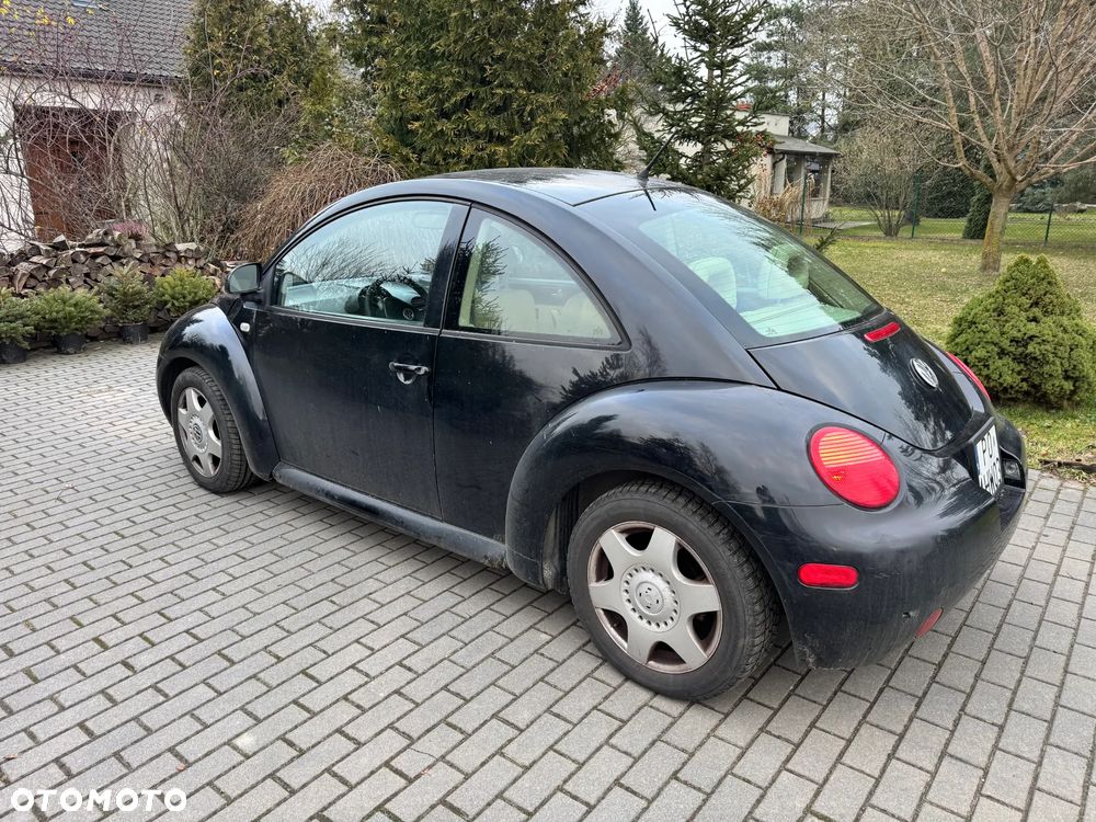 Volkswagen New Beetle - 2
